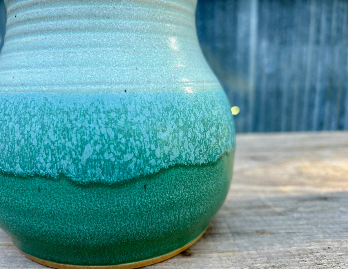 Blossom Vase w/ Frog Lid