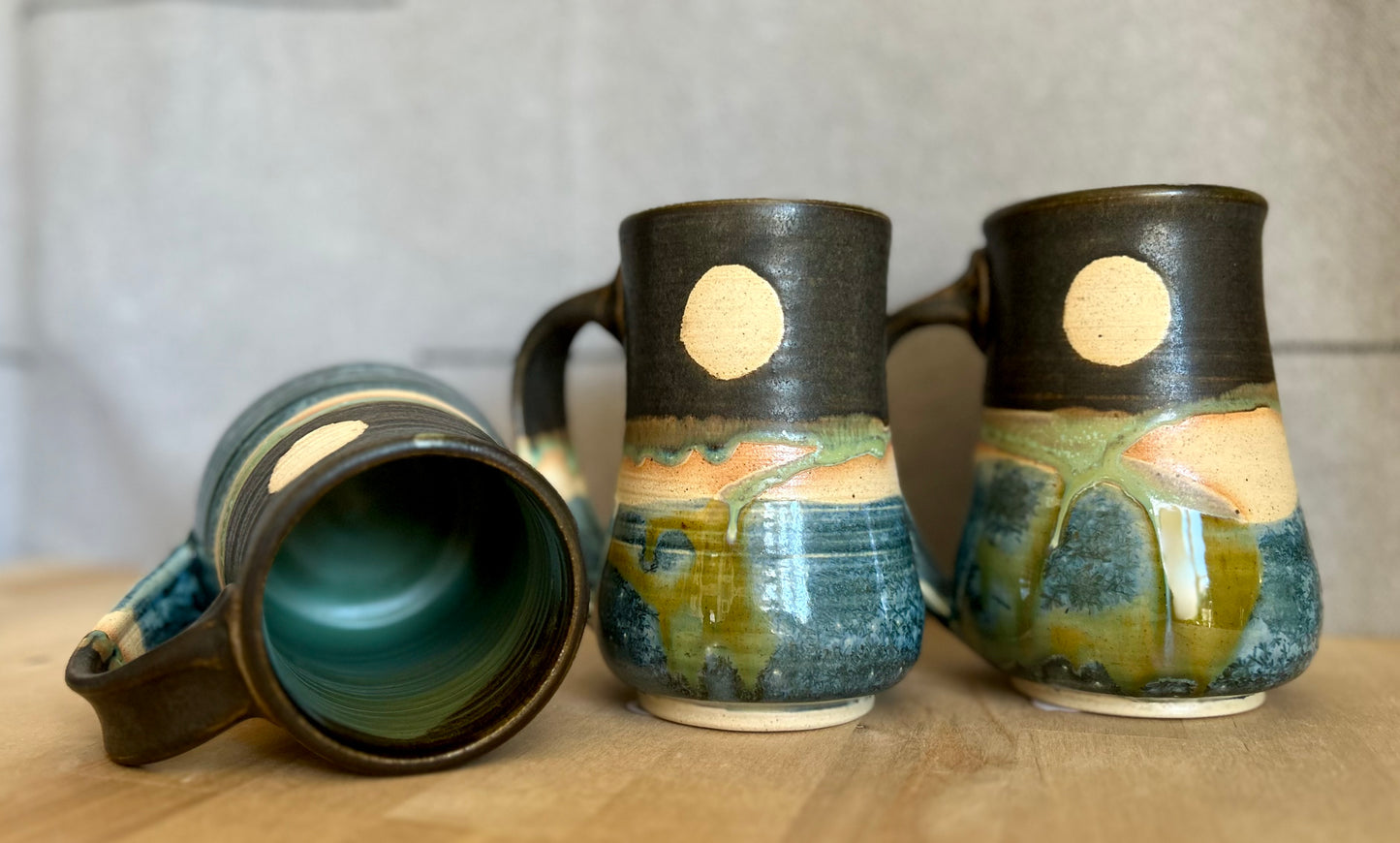 Hourglass Full Moon Mug Blue Ice