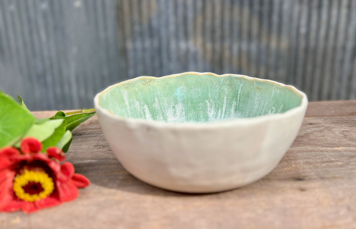 Ivy & Alabaster Serving Bowl