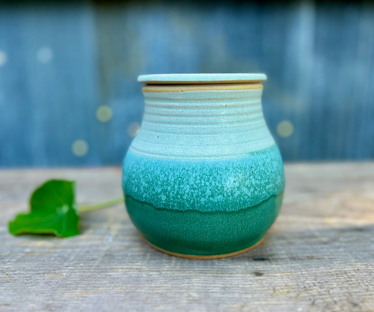 Blossom Vase w/ Frog Lid