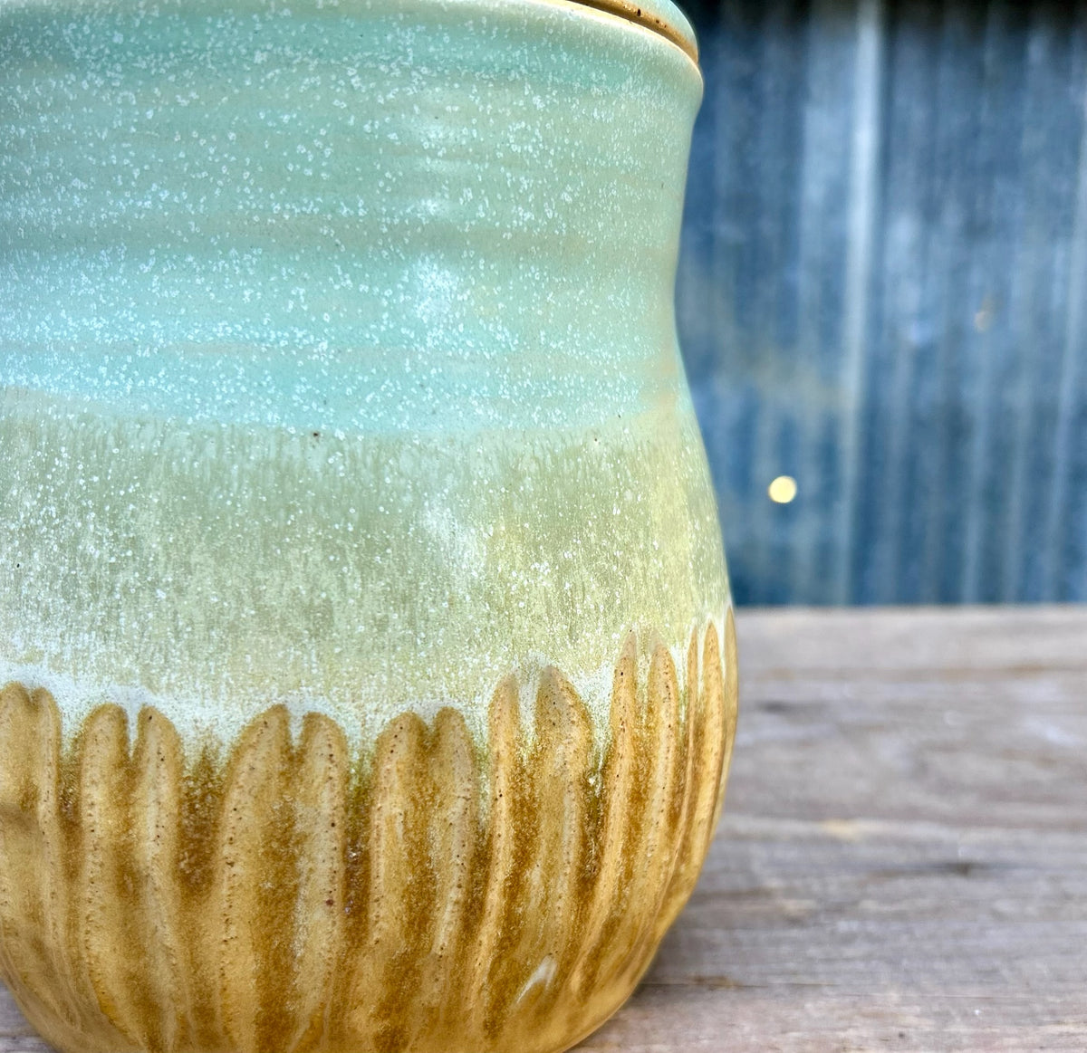 Maple & Flora Vase w/ Frog Lid