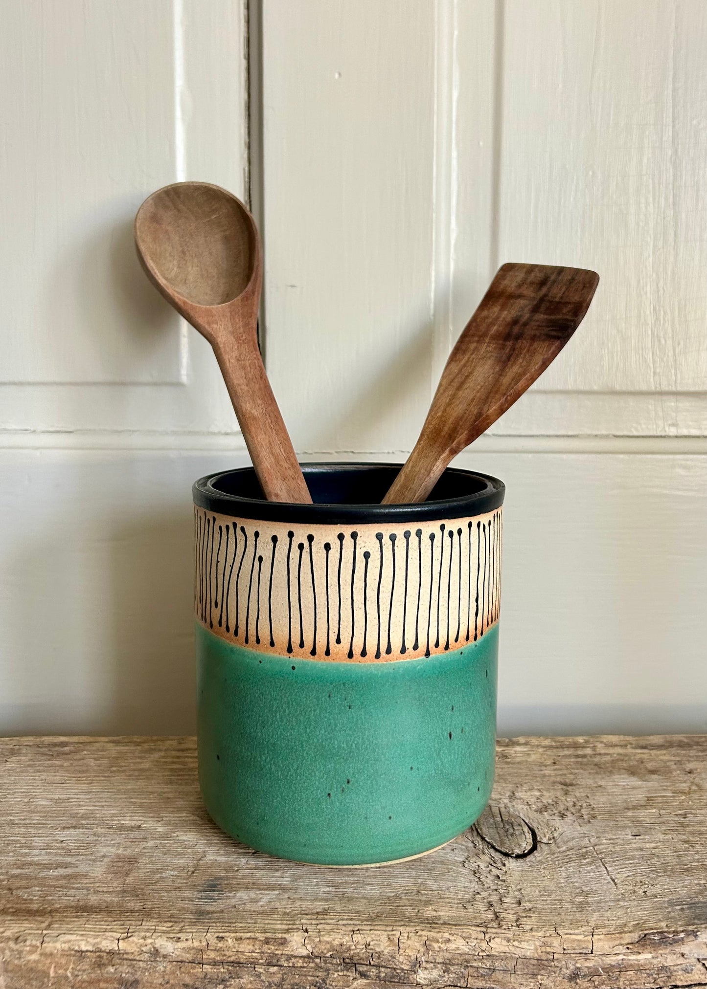 Reeds Over Grass Utensil Holder