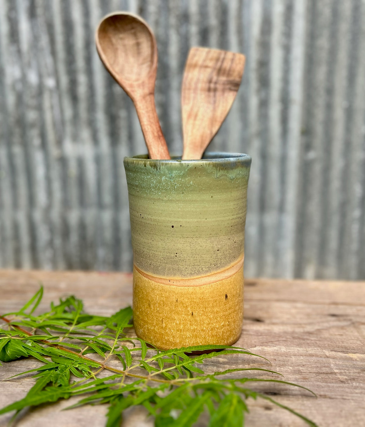 Grassy Maple Utensil Holder