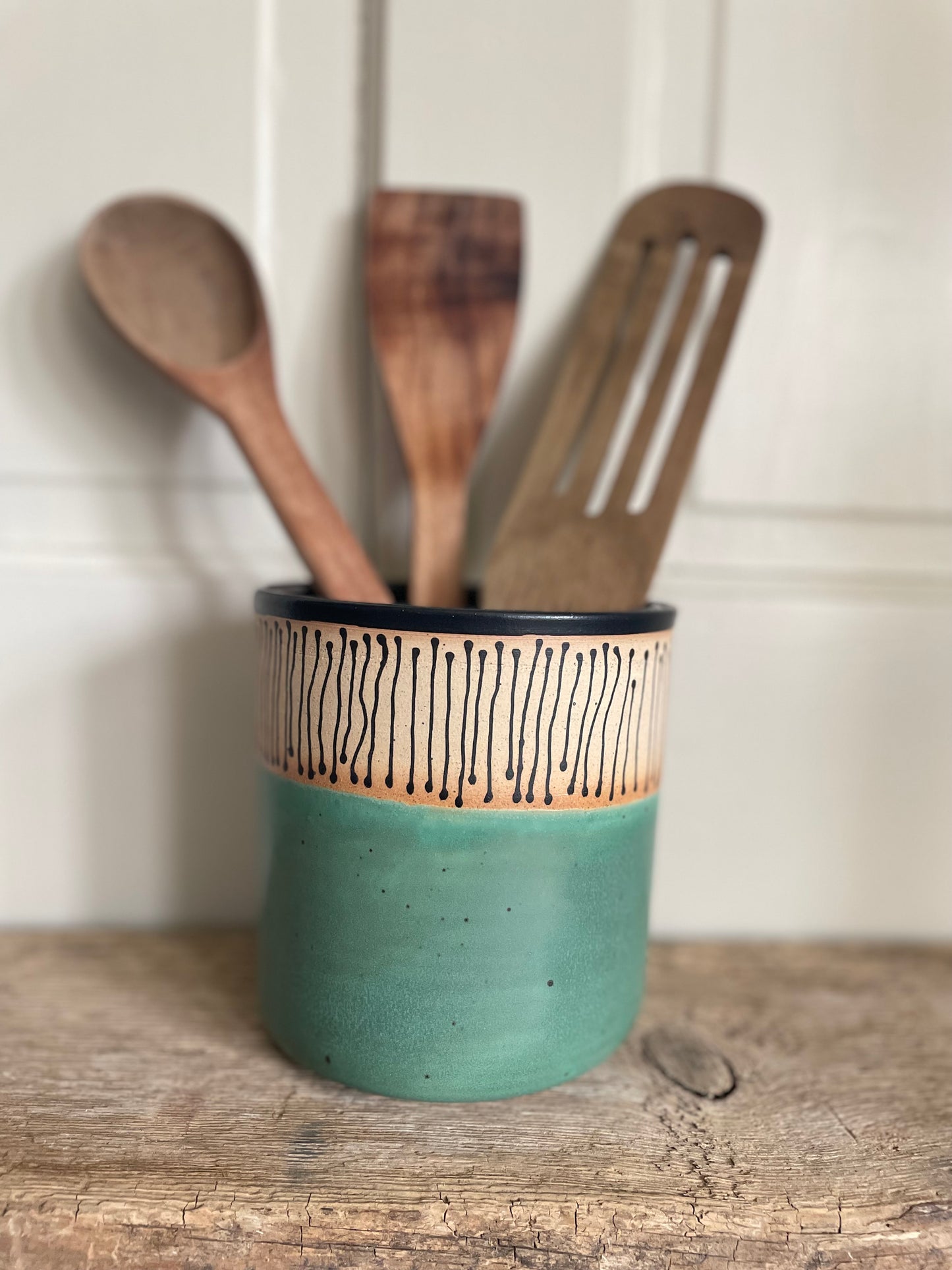 Reeds Over Grass Utensil Holder