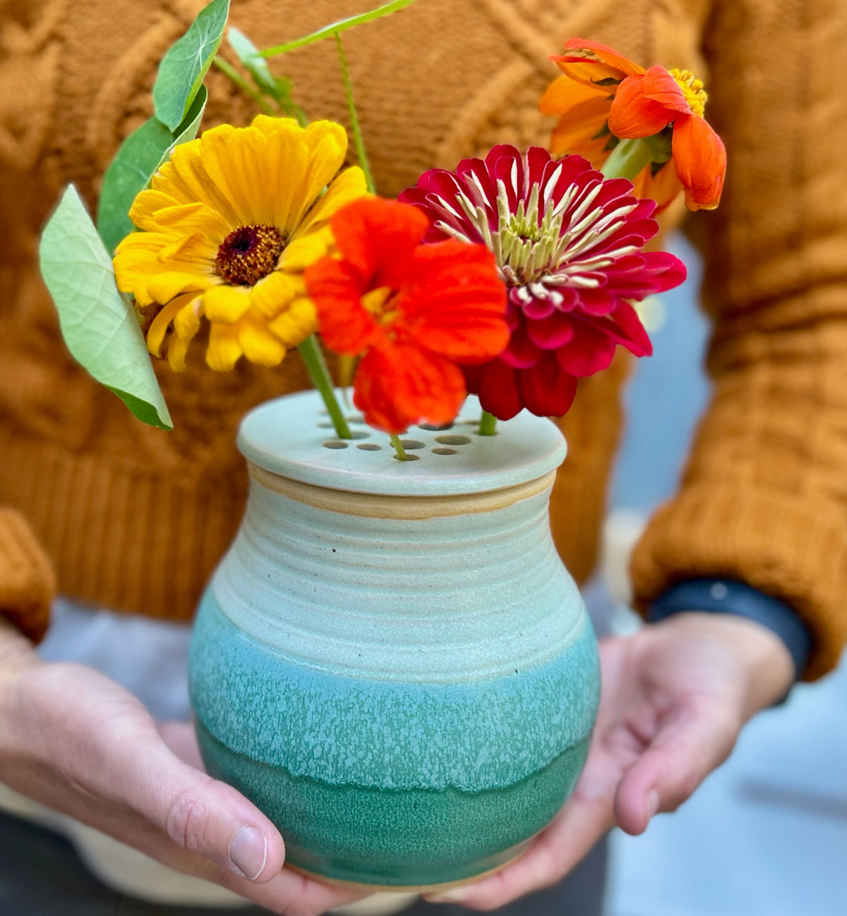 Blossom Vase w/ Frog Lid