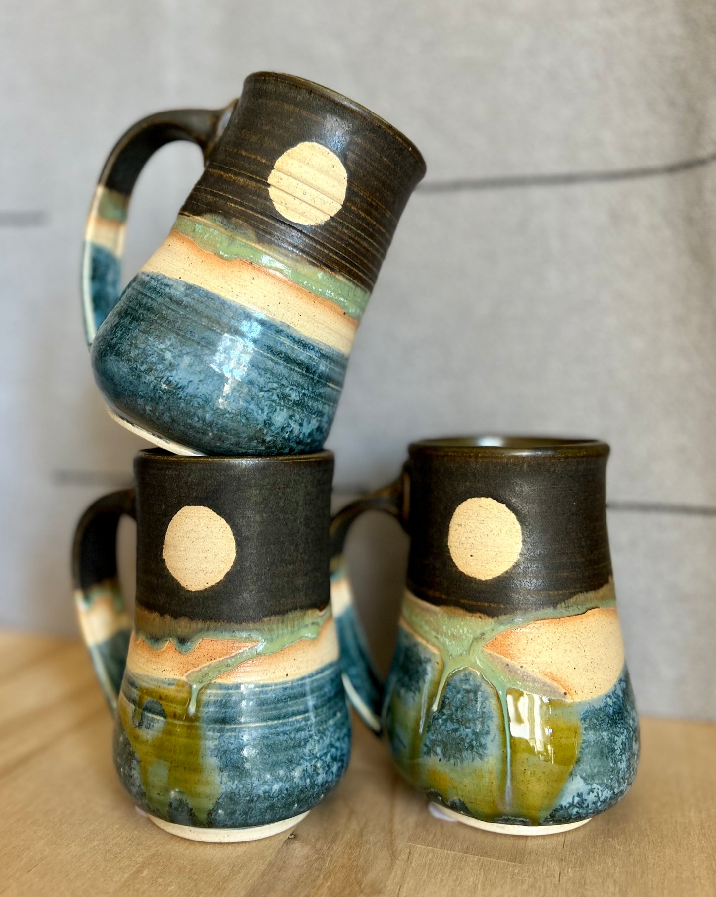 Hourglass Full Moon Mug Blue Ice
