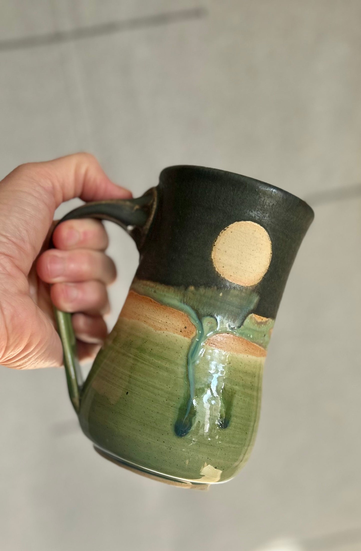 Hourglass Moon Mug Artichoke