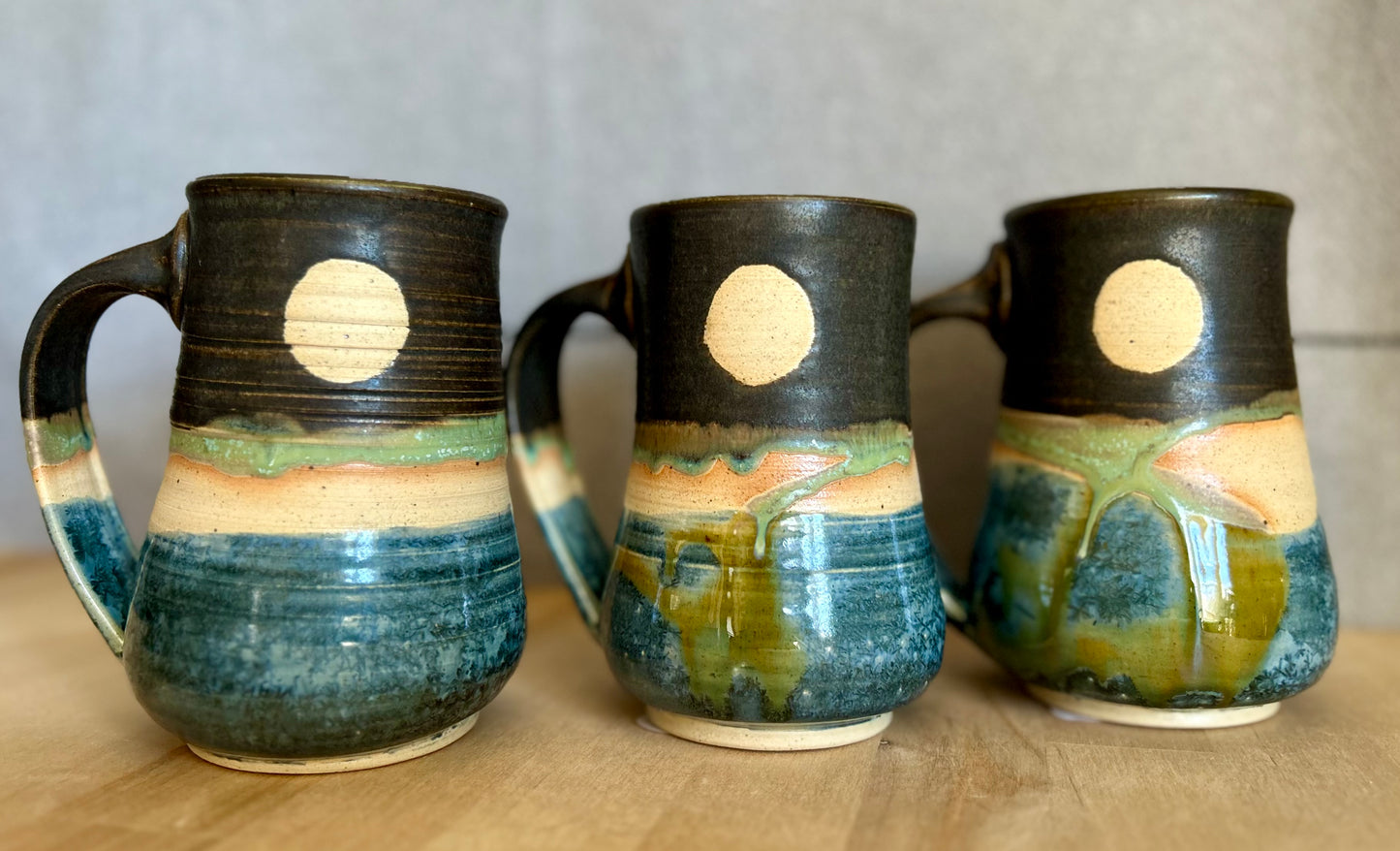 Hourglass Full Moon Mug Blue Ice