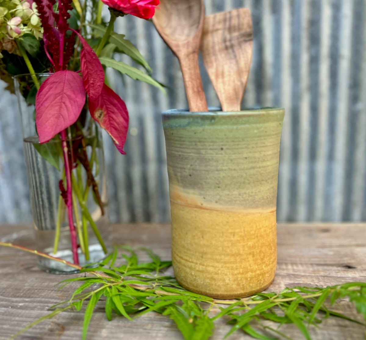 Grassy Maple Utensil Holder